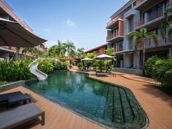Angkor-Grace-Pool-and-garden