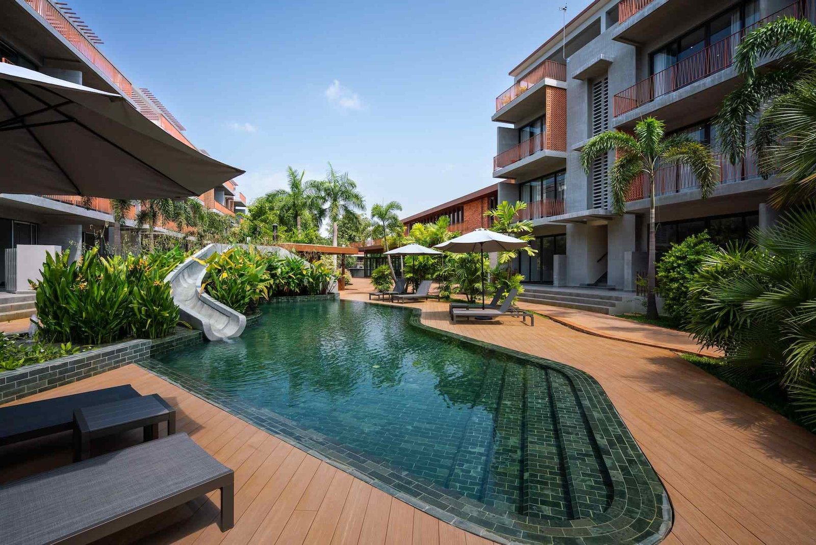 Angkor-Grace-Pool-and-garden
