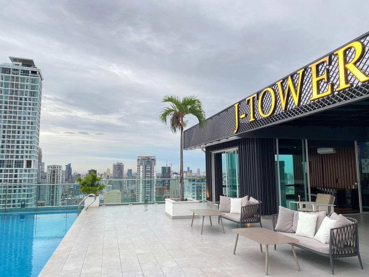 Condo-J-Tower-1-Chambre-a-Vendre-Sud-BKK1-Phnom-Penh-Piscine