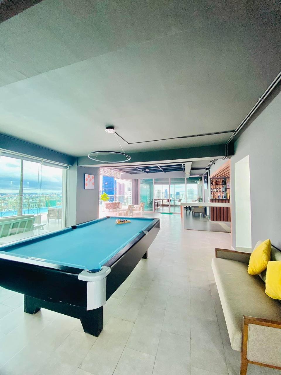 Condo-J-Tower-1-Chambre-a-Vendre-Sud-BKK1-Phnom-Penh-Table-Billard