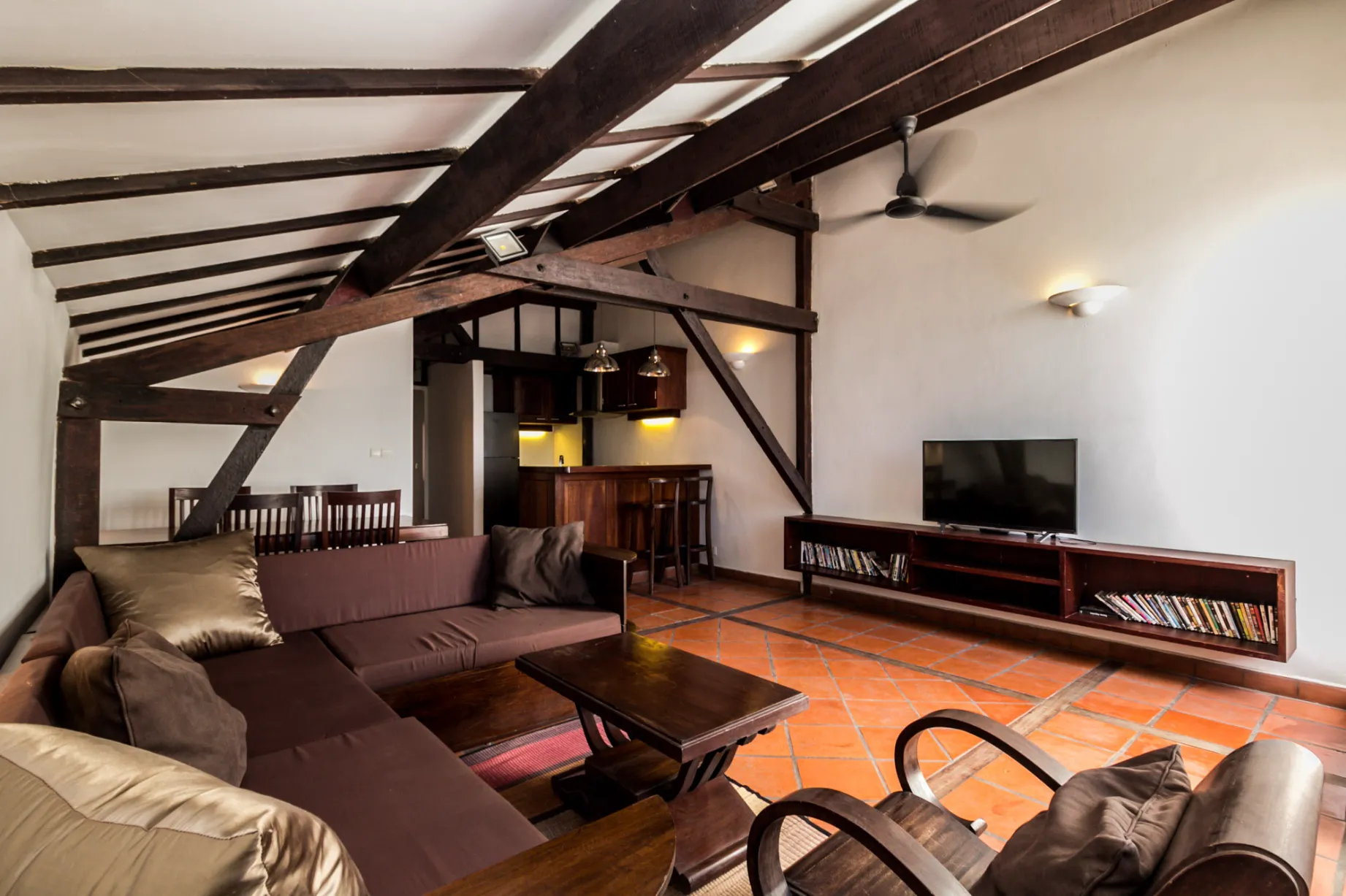 Phnom-Penh-Appartement-Duplex-Style-Art-Deco-a-Vendre-16