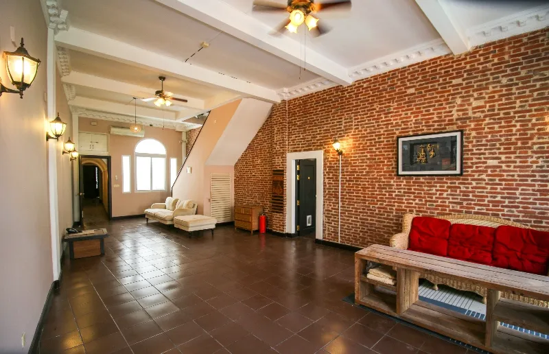 Phnom-Penh-Maison-Coloniale-a-Vendre-5-Chambres-Riverside-04