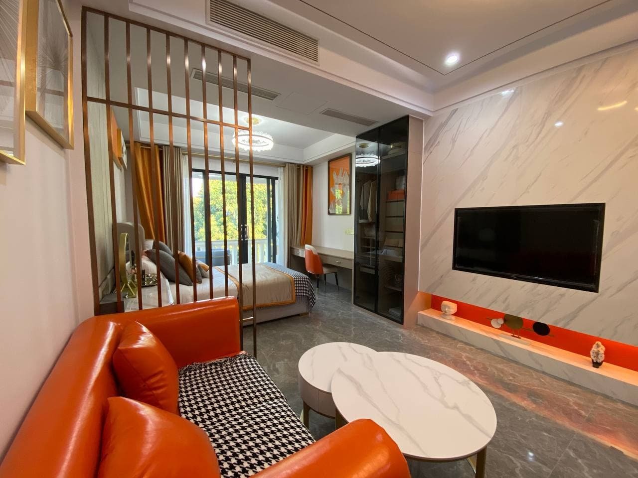 Studio-de-Luxe-La-Vista One